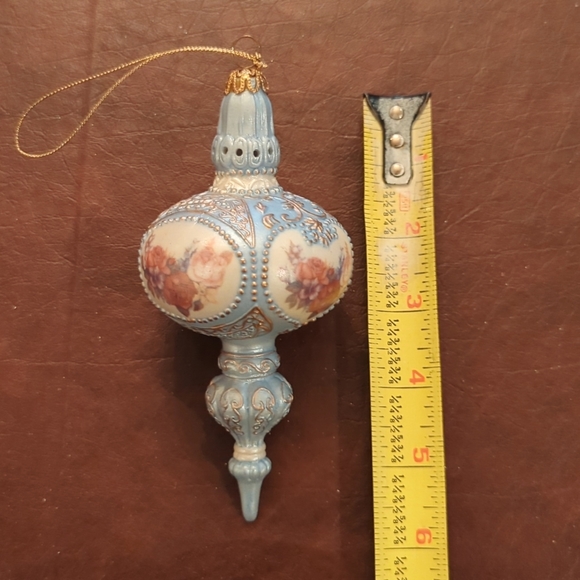 Vintage Finial ceramic light blue Victorian style ornament with floral design - Picture 2 of 5